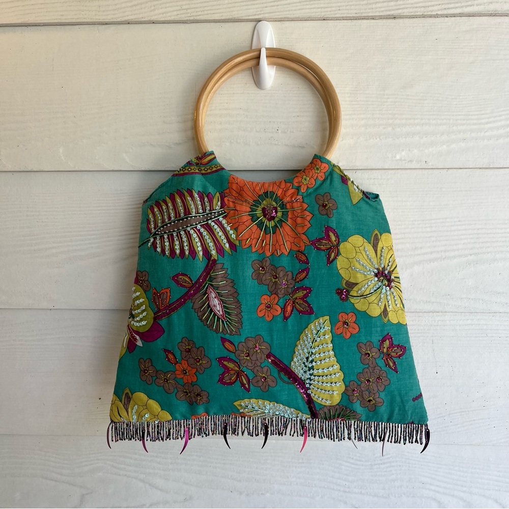 NWOT Floral Hawaii Print Purse Tote‎ With Wooden Loop Handles. Bottom Beads.